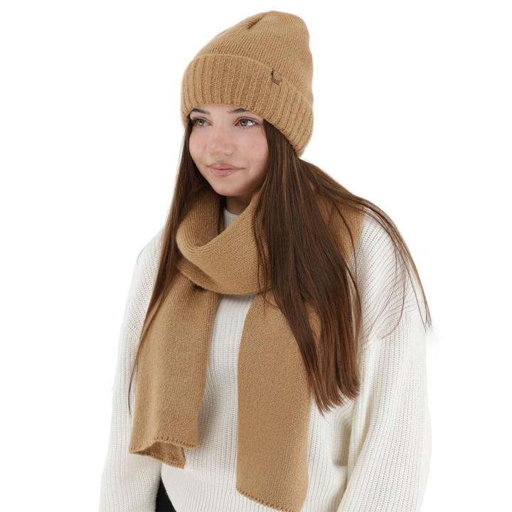 Woman's winter set: hat and scarf, camel, Shasta