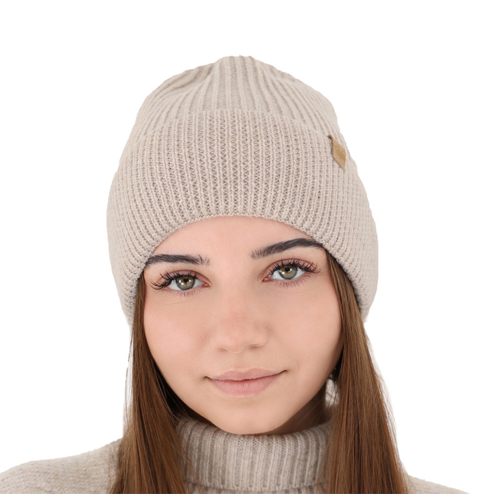 Woman's winter hat beige Isla 100% extra fine merino wool