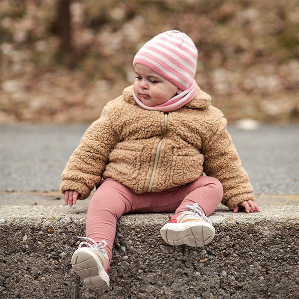 Girl's winter/ autumn set: hat and tube scarf pink Lila