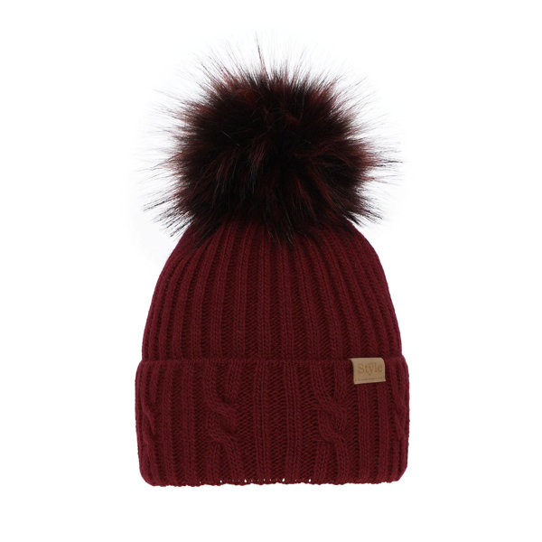 Woman's winter hat burgund Lawina with pompom