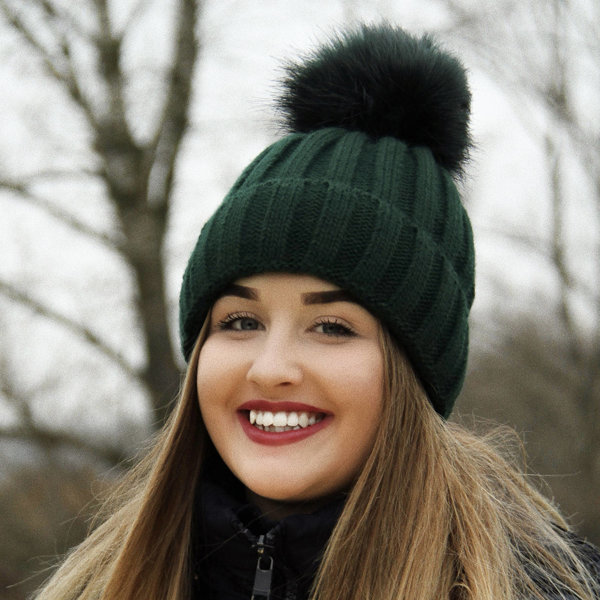 Woman's winter hat green Mokka with pompom