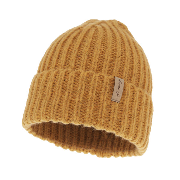 Woman's winter hat honey Caro