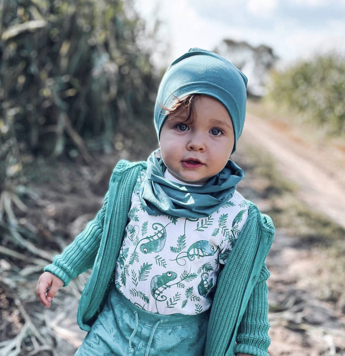 Boy's spring/ autumn set: hat and tube scarf green Hazel