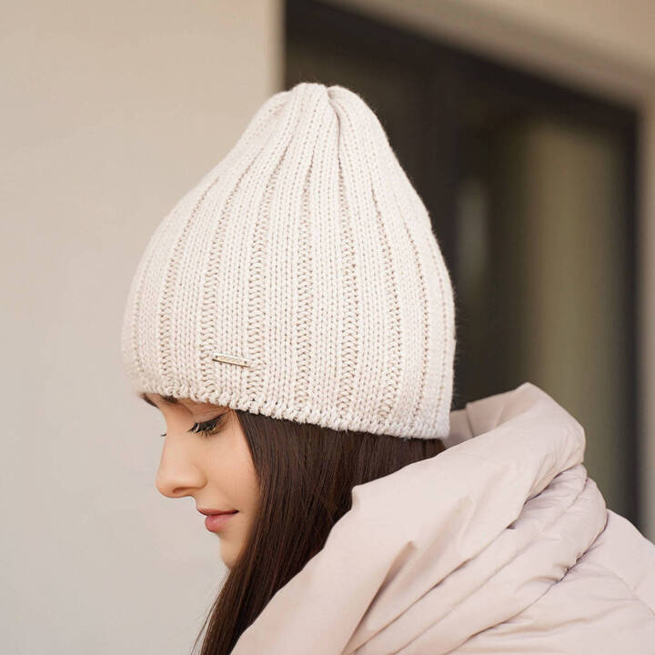 Woman's winter hat beige Vivien