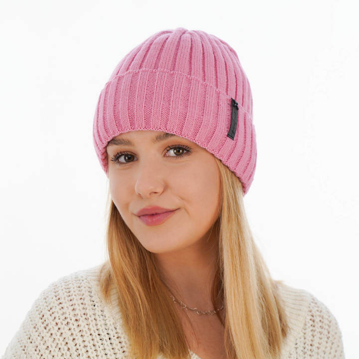 Woman's winter hat pink Parisa