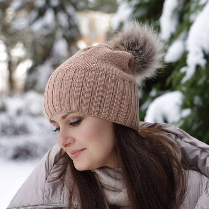 Woman's winter hat pink merino wool Malga