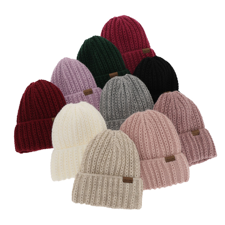 Woman's winter hat violet Ceres