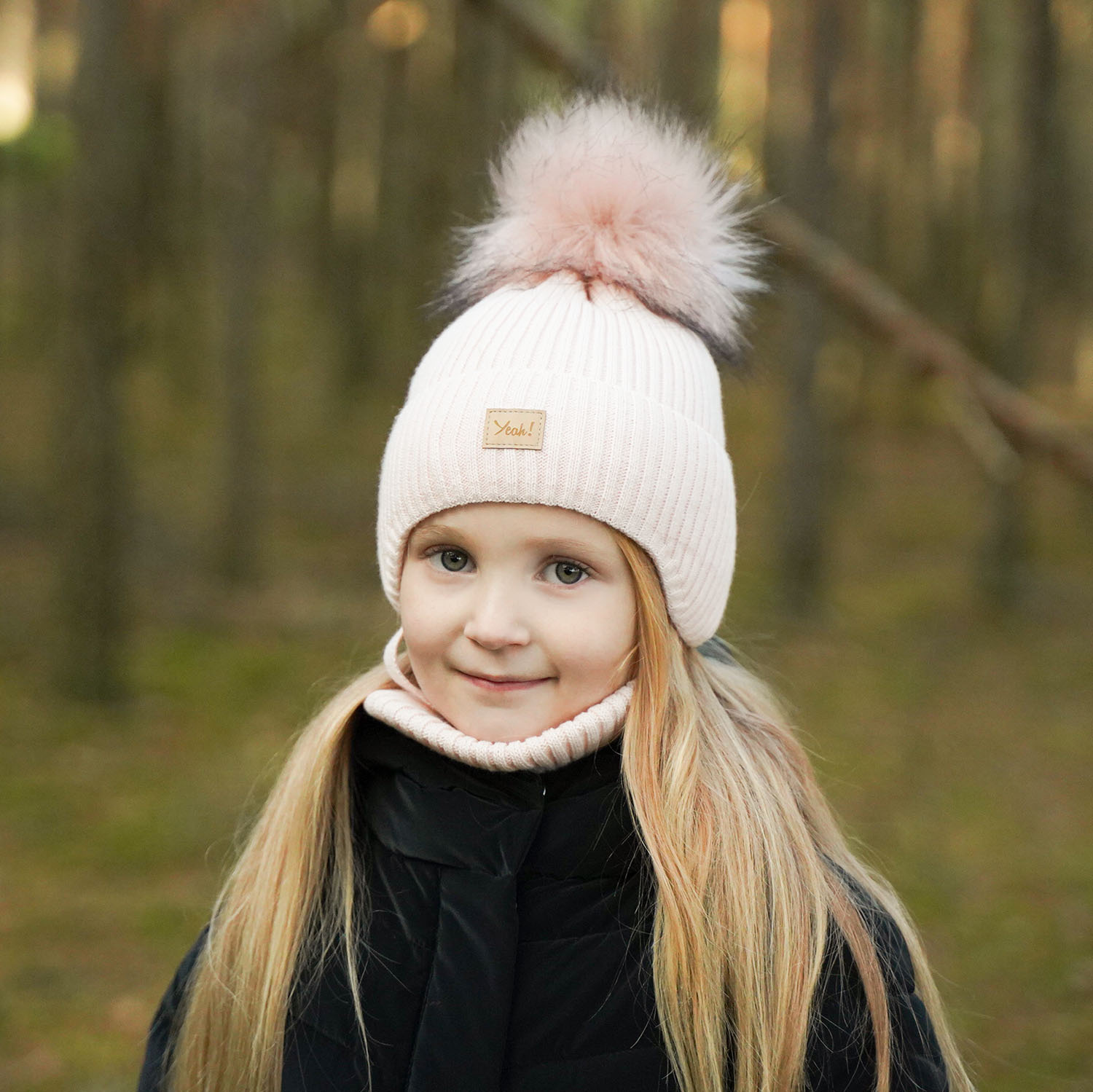 Girl's winter set: hat and tube scarf pink Dilajla with pompom