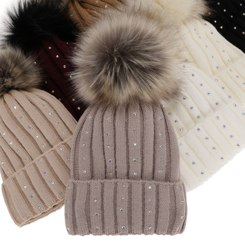 Woman's winter hat camel Mada with pompom