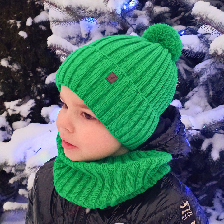 Boy's winter set: hat and tube scarf green Wiliam with pompom