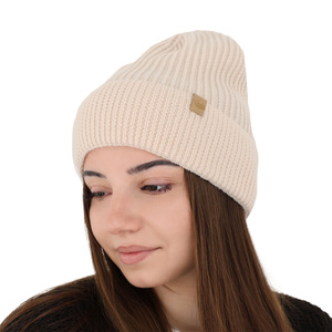 Woman's winter hat pink Isla 100% extra fine merino wool
