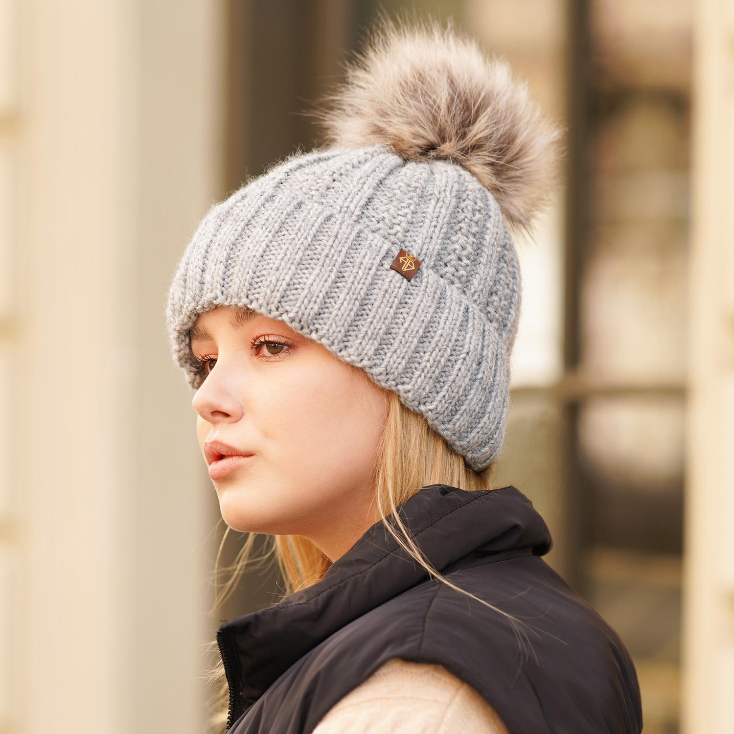 Woman's winter hat red Rene with pompom