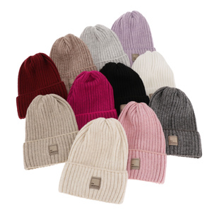 Woman's winter hat violet merino wool Benedetta