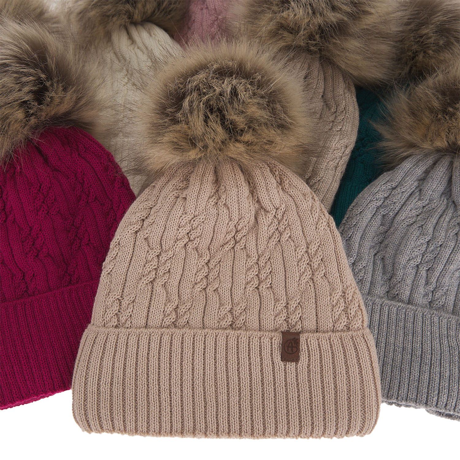 Woman's winter hat beige merino wool Larida