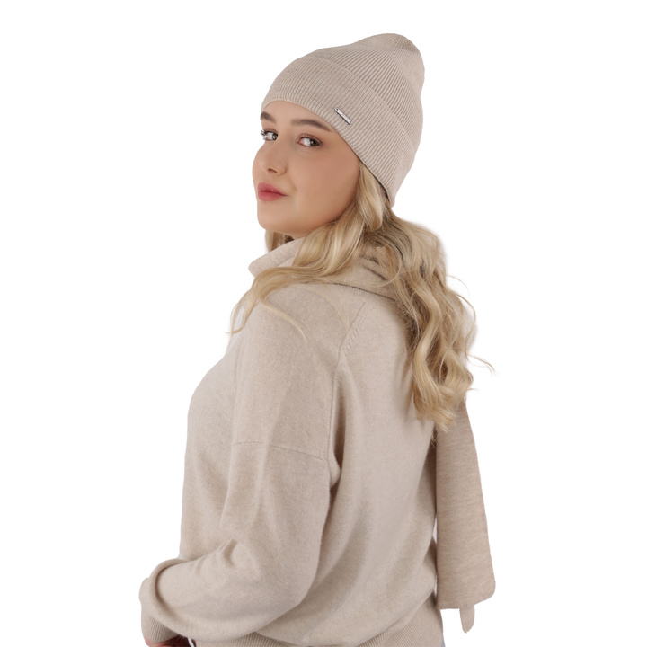 Women's spring and winter set: hat and scarf ecru 100% extra fine merino wool Melpomena