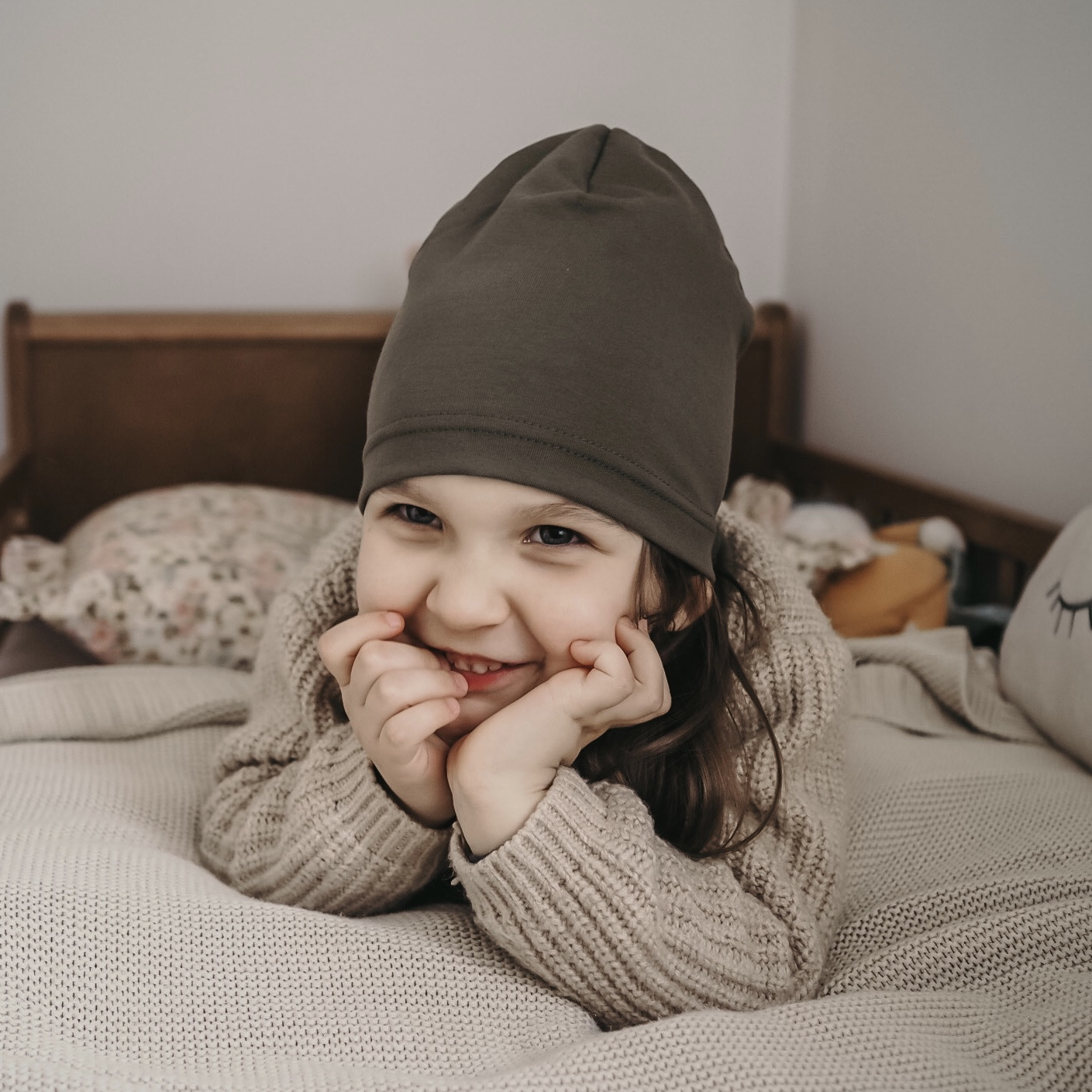 Girl's spring/ autumn set: hat and tube scarf ecru Hazelka    