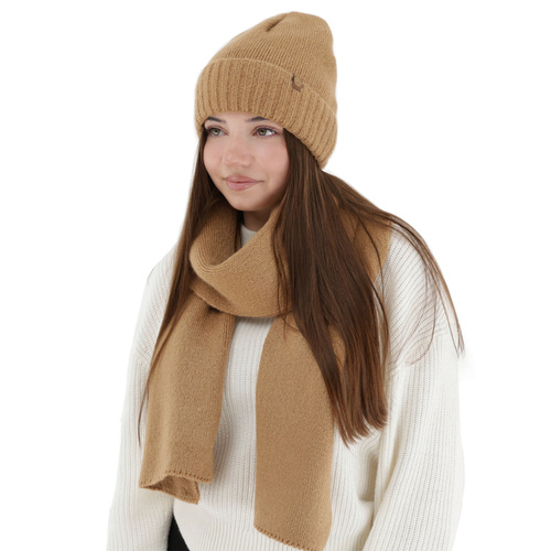 Woman's winter set: hat and scarf, camel, Shasta