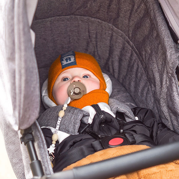 Boy's spring/ autumn set: hat and tube scarf orange Saper with pompom 