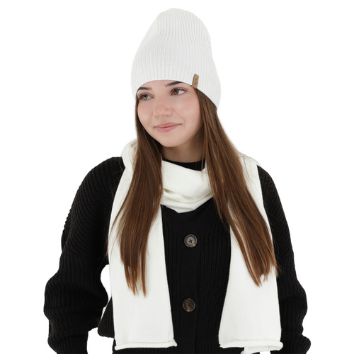 Woman's winter set: hat and scarf, cream, Fena