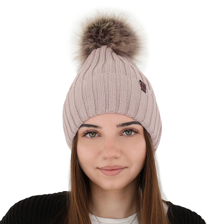 Woman's winter hat in beige merino wool Texa