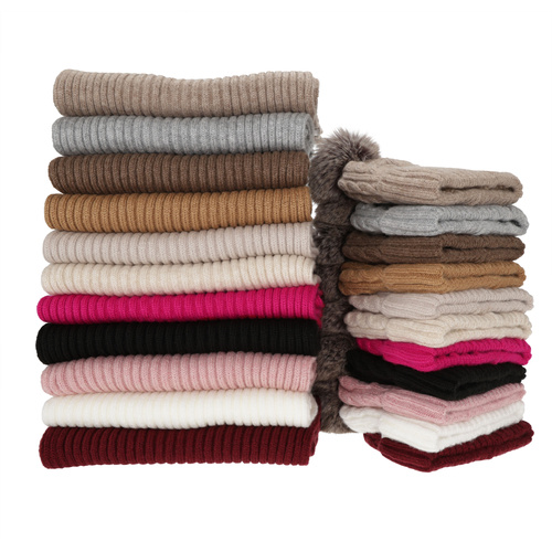 Woman's winter set: hat and scarf, light beige, Lunetta