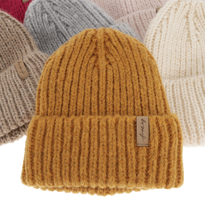 Woman's winter hat ecru merino wool Caro