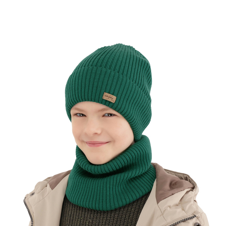 Boy's spring/ autumn set: hat and tube scarf green 100% extra finemerino wool Intro