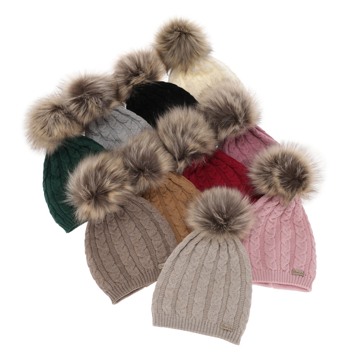 Woman's winter hat ecru merino wool Bafi