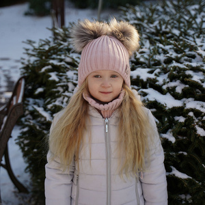 Girl's winter set: hat and tube scarf beige Telisa with two pompom