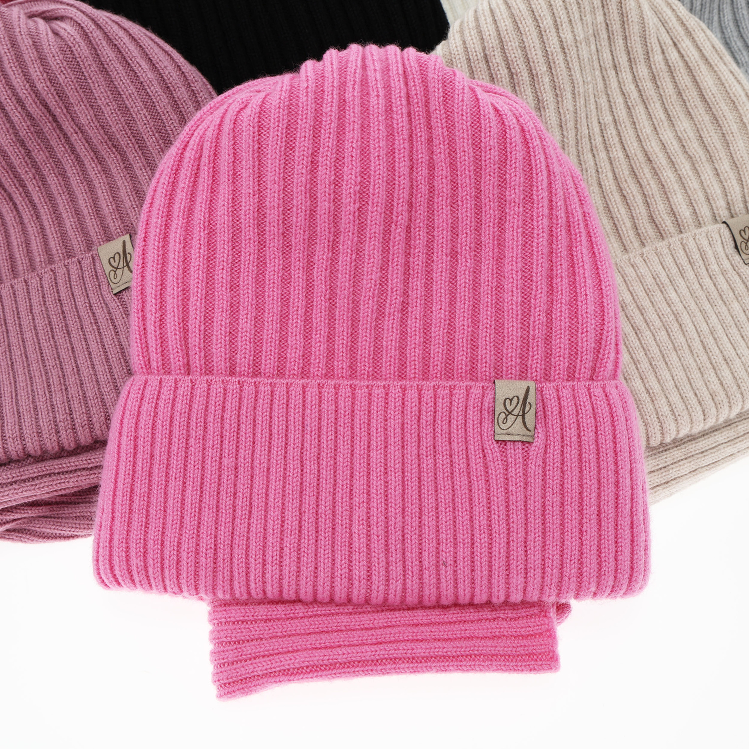 Girl's winter set: hat and tube scarf, pink, 100% merino wool, Patricia