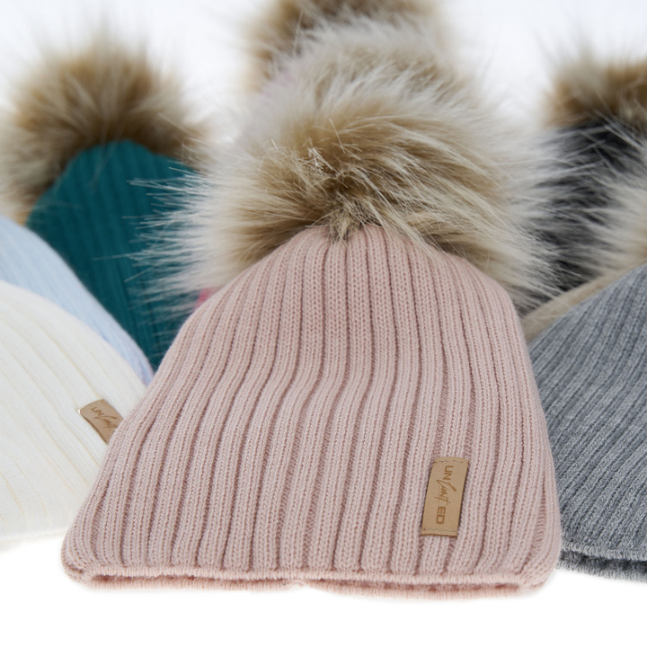 Girl's winter hat ecru Werbena with pompom