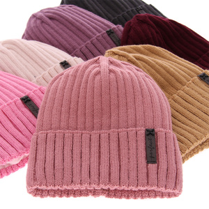 Woman's winter hat pink Parisa
