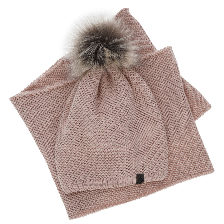 Woman's winter set: hat and tube scarf ecru Kaliana