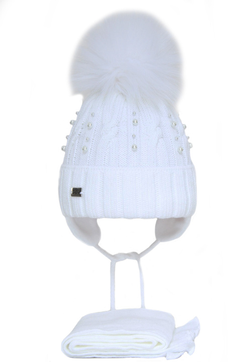 Winter set for girl: hat and tube scarf Negra