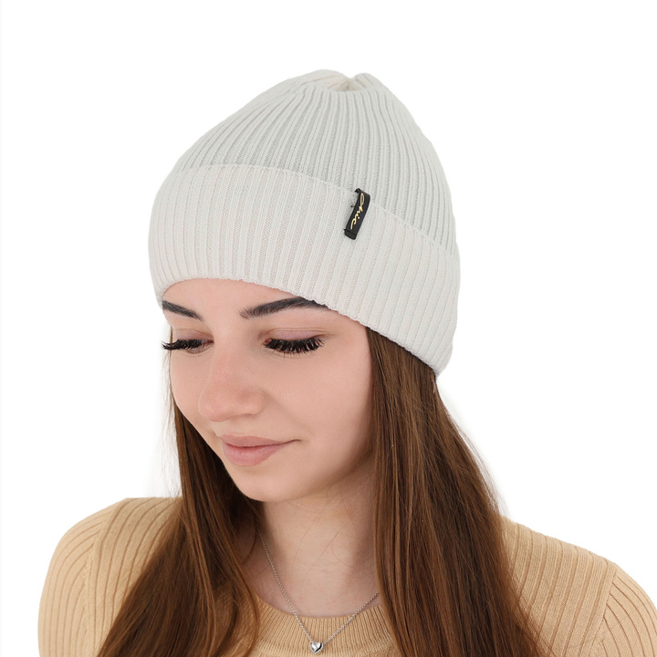 Woman's winter hat white Megan 100% extra fine merino wool