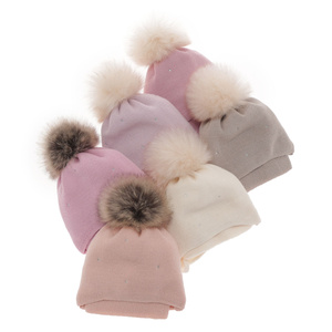 Girl's winter set: hat and scarf in beige merino wool Rosalina