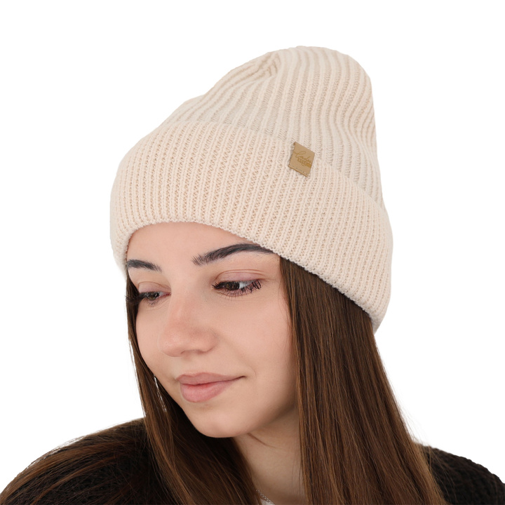 Woman's winter hat pink Isla 100% extra fine merino wool