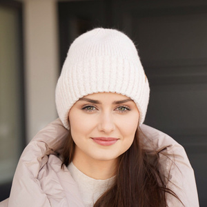 Woman's winter hat, khaki, merino wool Alvara