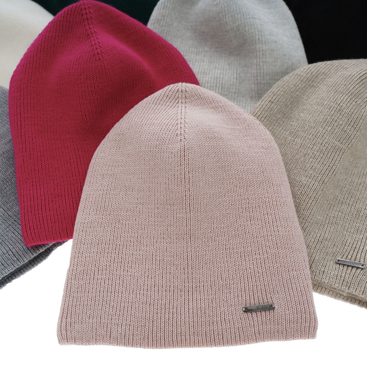 Woman's winter hat ecru Veneda