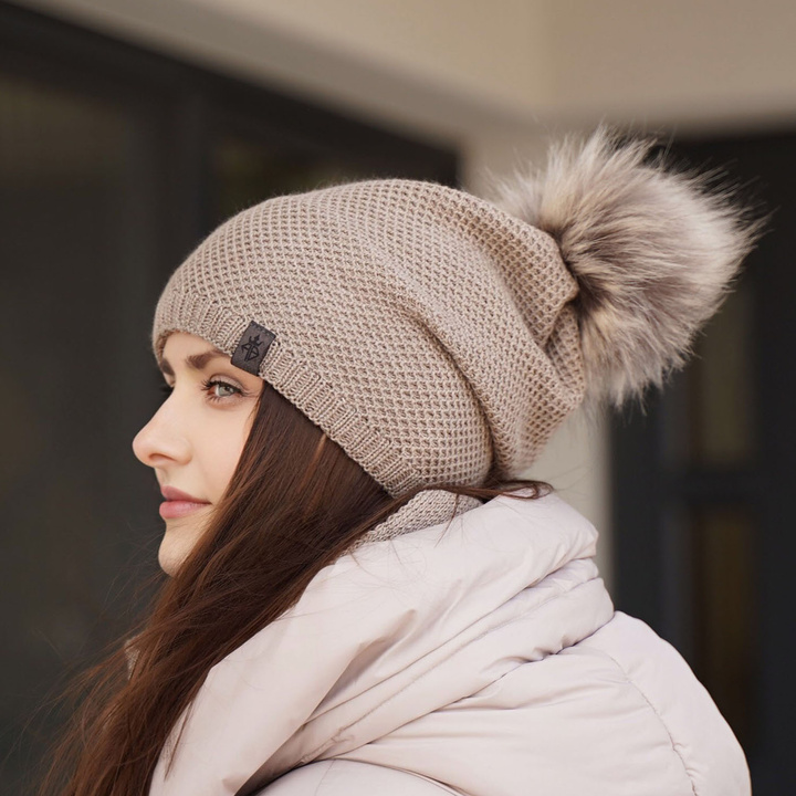 Woman's winter set: hat and tube scarf black Kaliana