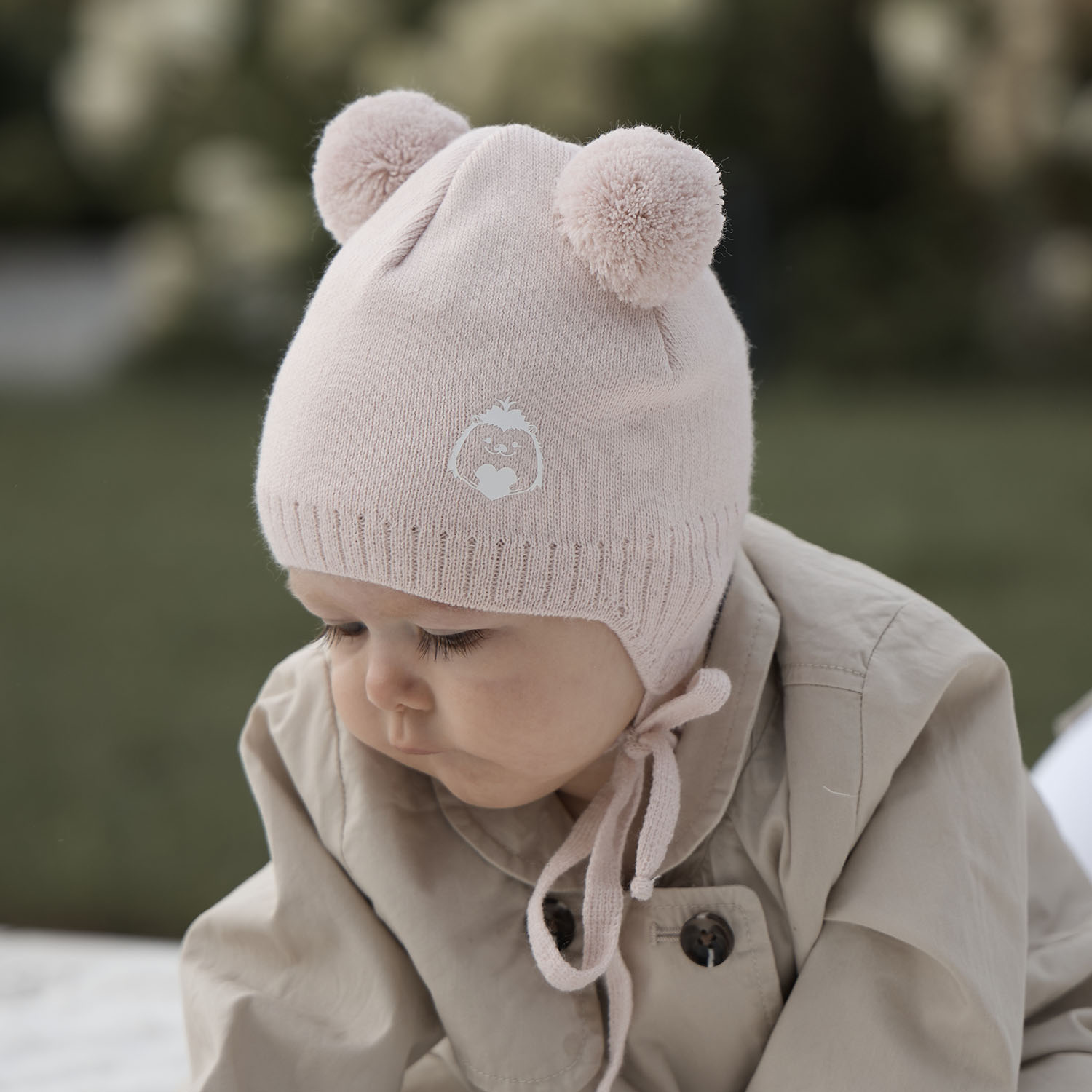 Girl's spring/ autumn hat ecru Bunia with two pompom