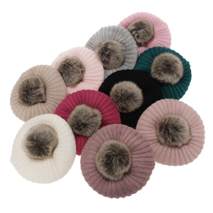 Girl's winter set: hat and tube scarf ecru Polinezja with pompom