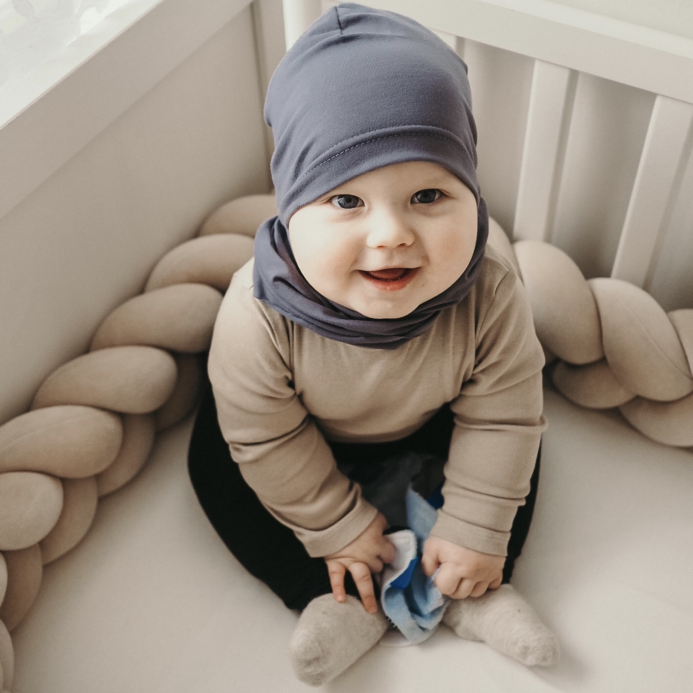 Boy's spring/ autumn set: hat and tube scarf honey Hazel