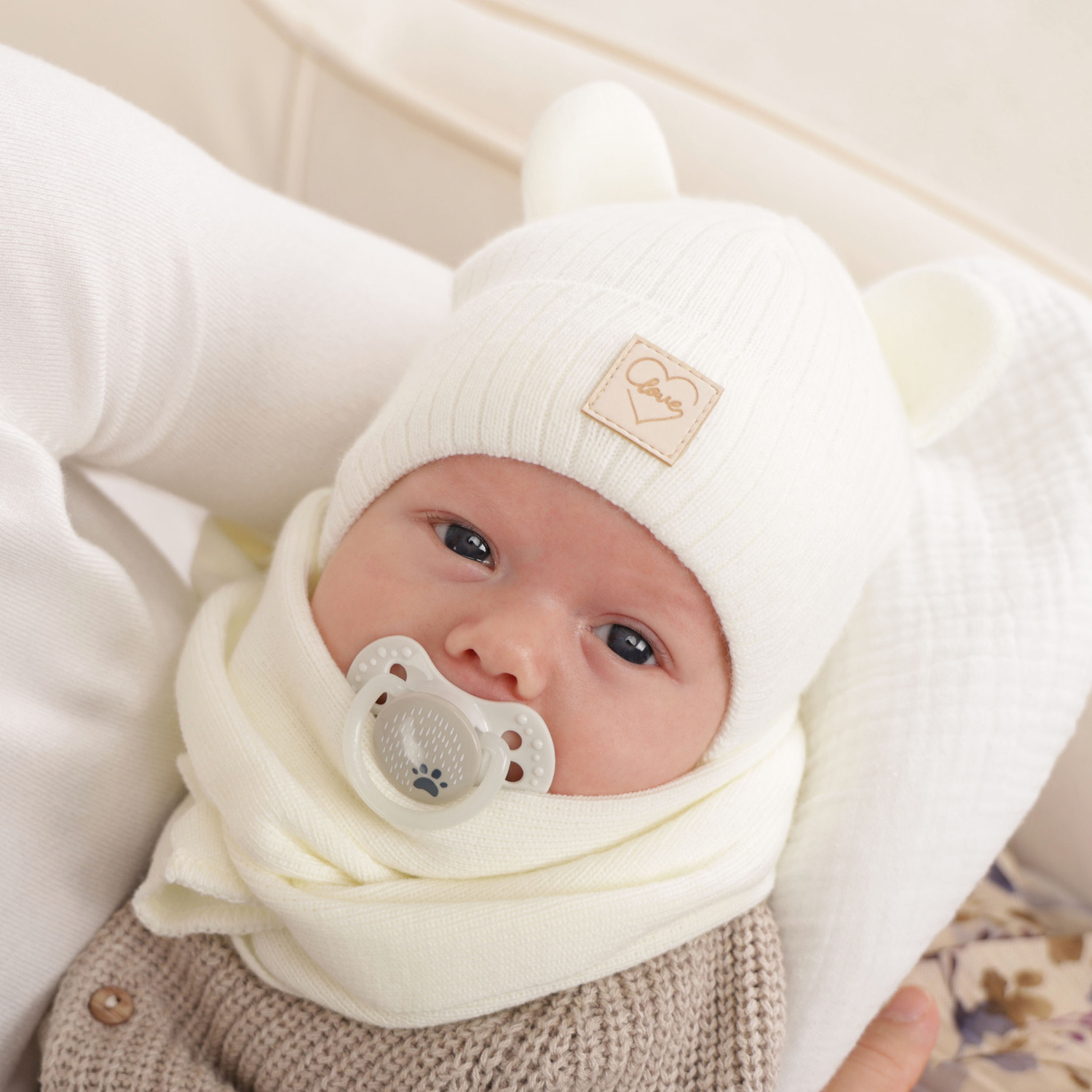 Girl's winter set: hat and scarf in white Antola