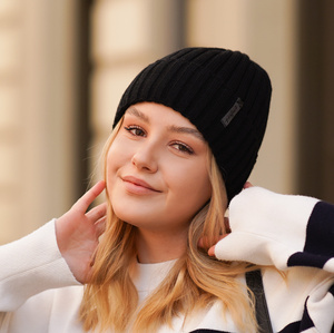 Woman's winter hat ecru Parisa
