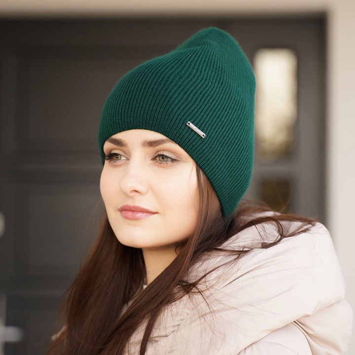 Woman's winter hat ecru Veneda