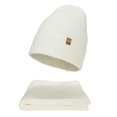 Woman's winter set: hat and scarf, white, Shasta