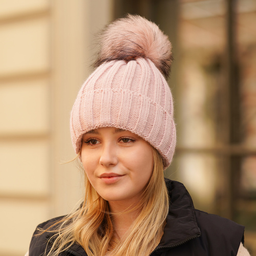 Woman's winter hat pink Mokka with pompom