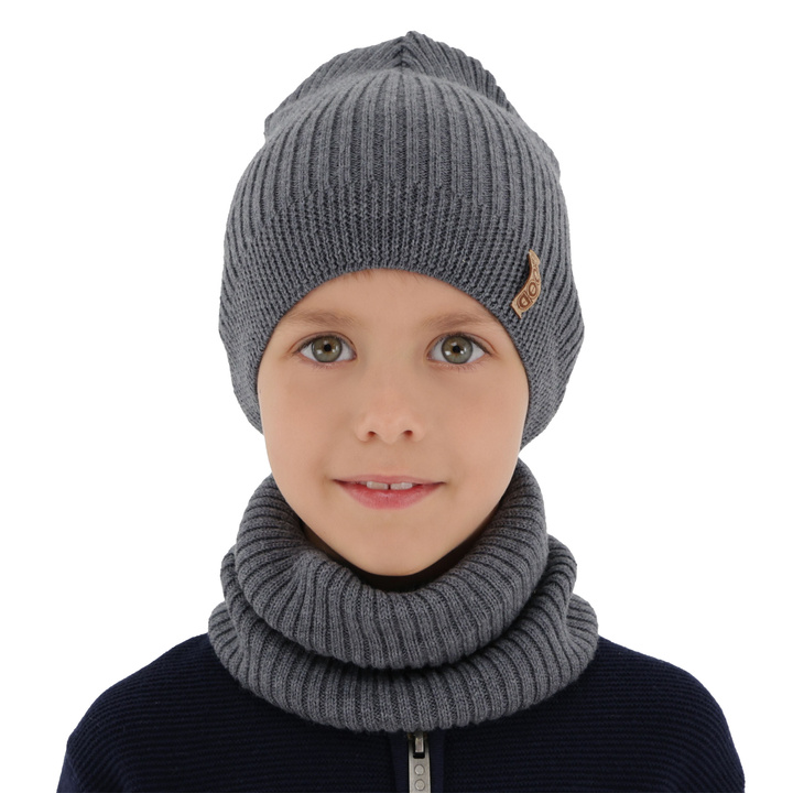 Boy's spring/ autumn set: hat and tube scarf Grau 100% extra finemerino wool Chester