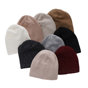 Woman's winter hat burgundy merino wool Minerwa